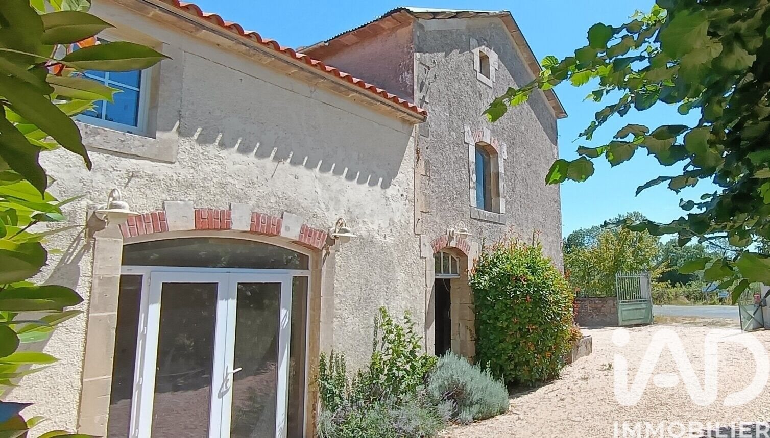 Maison à vendre, 220m², Beugnon-Thireuil