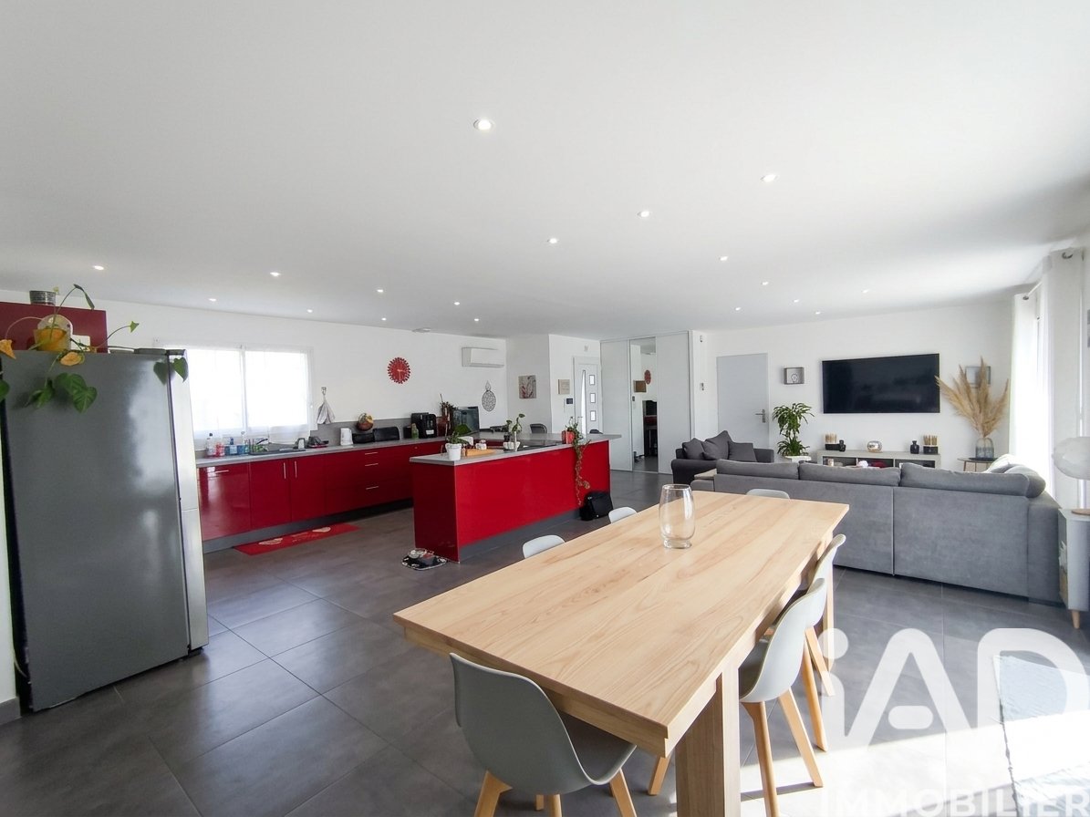 Maison à vendre, 150m², Estivareilles