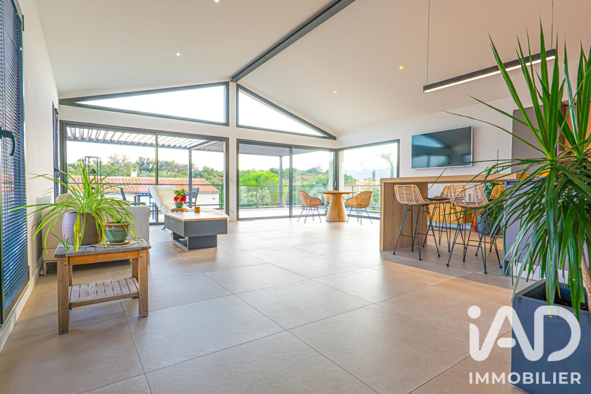 Maison à vendre, 183m², Sainte-Colombe-de-la-Commanderie