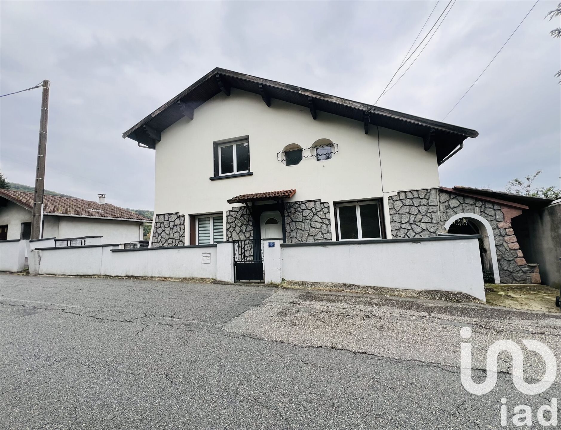 Maison à vendre, 253m², Le Chambon-Feugerolles