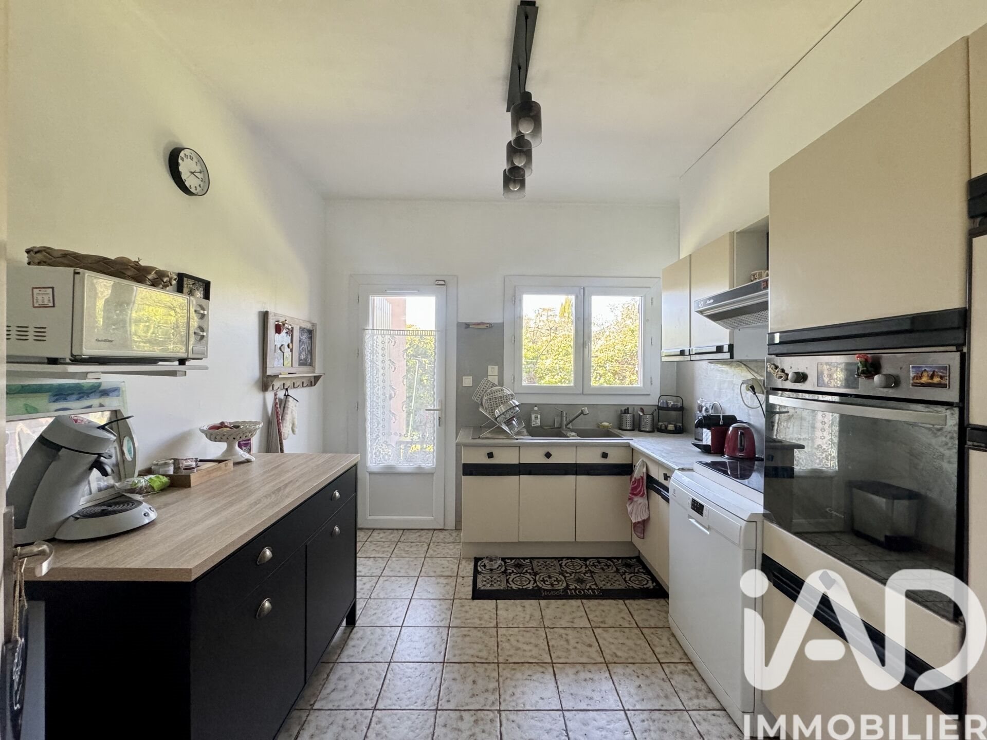 Maison à vendre, 115m², Saint-Mitre-les-Remparts