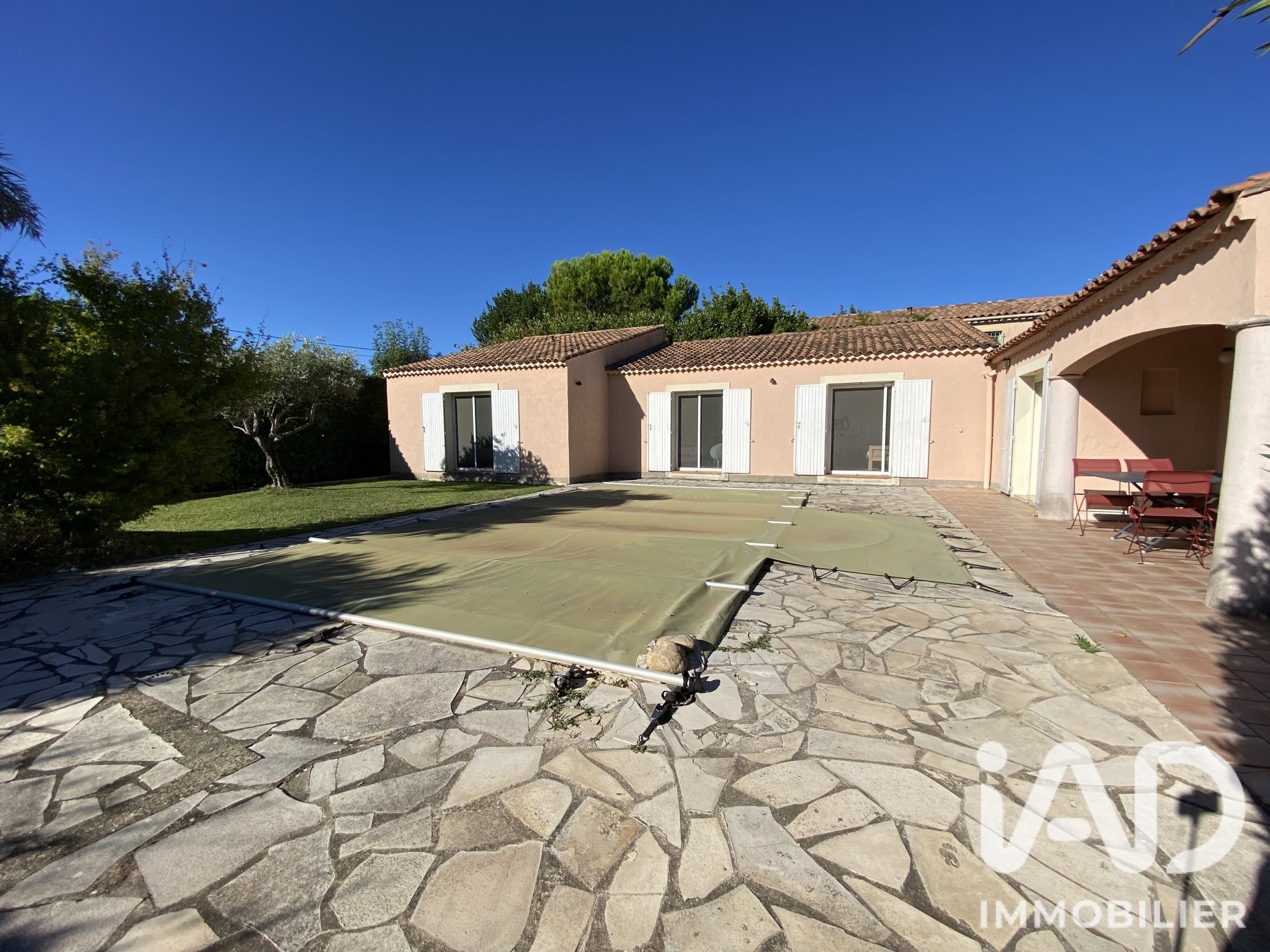 Maison à vendre, 170m², Eyguières
