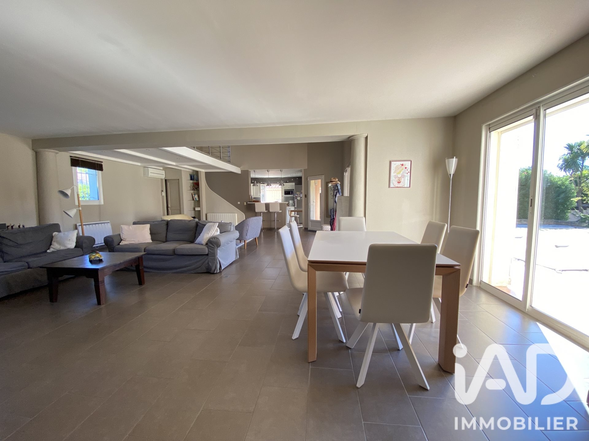 Maison à vendre, 170m², Eyguières