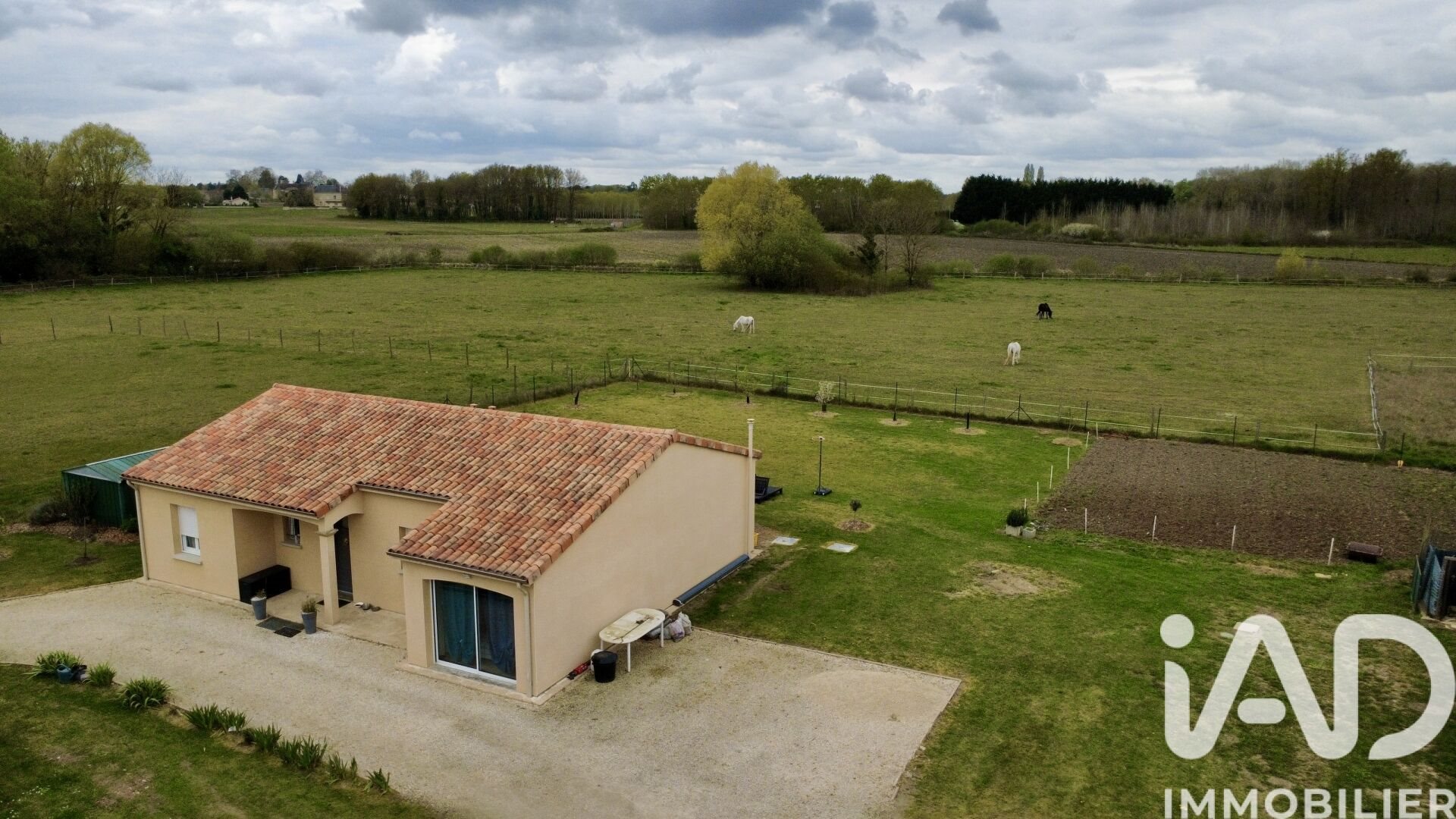 Maison à vendre, 103m², Ouzilly