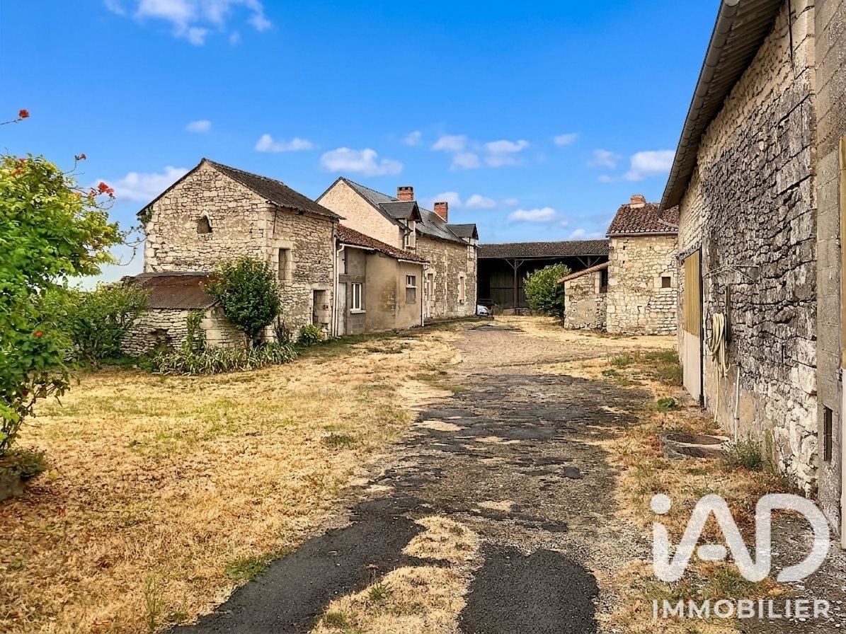 Maison à vendre, 136m², Saint-Gervais-les-Trois-Clochers