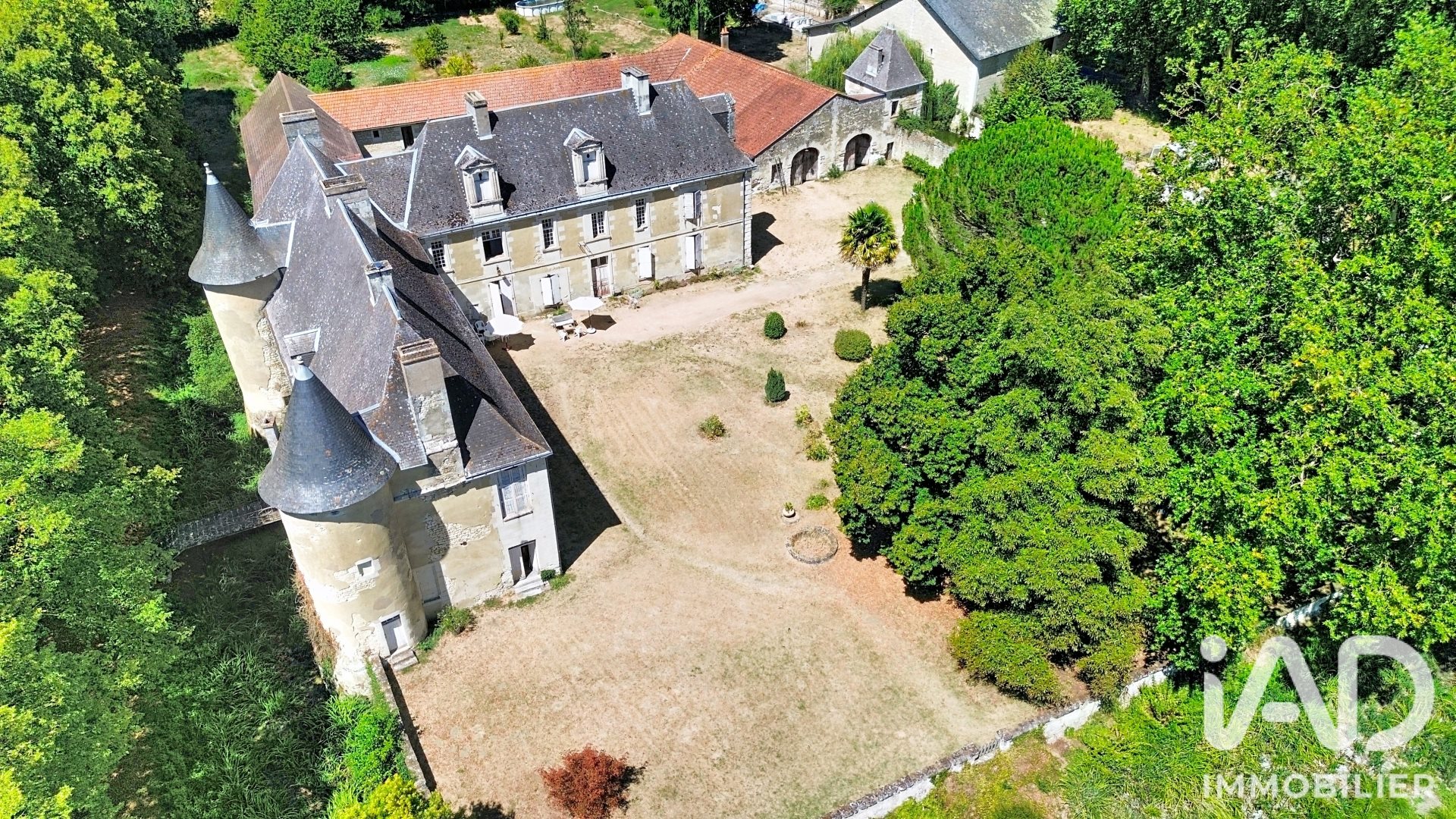 Maison à vendre, 600m², Saint-Genest-d'Ambière