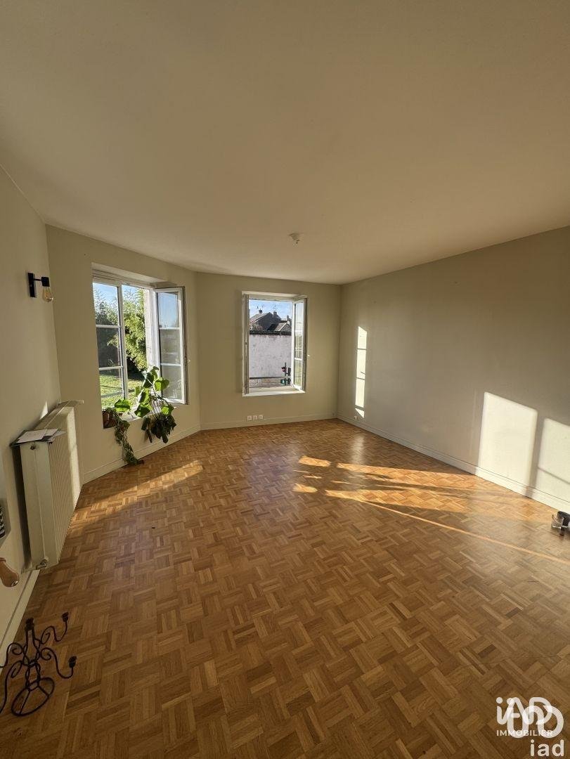Appartement à louer, 64m², Saint-Denis-de-l'Hôtel