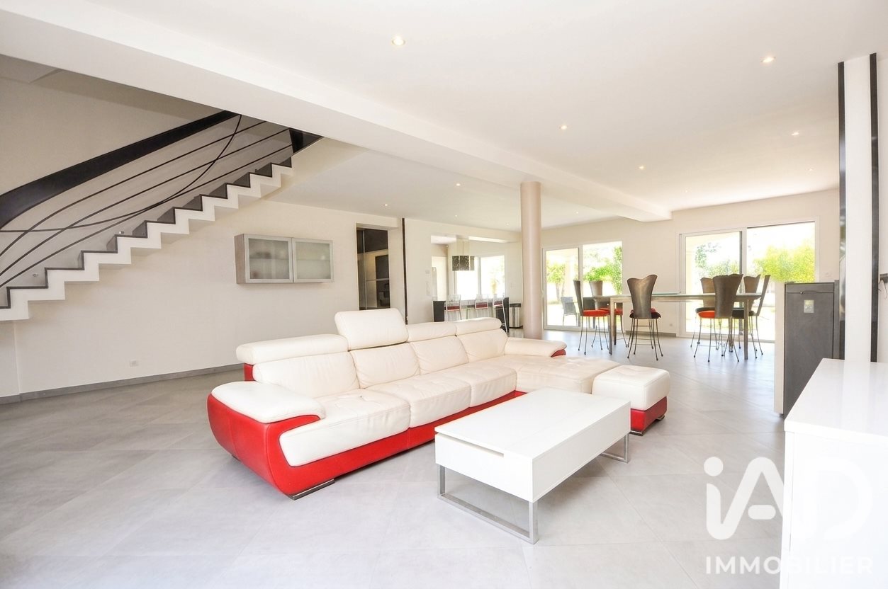 Maison à vendre, 178m², Bruyères-le-Châtel