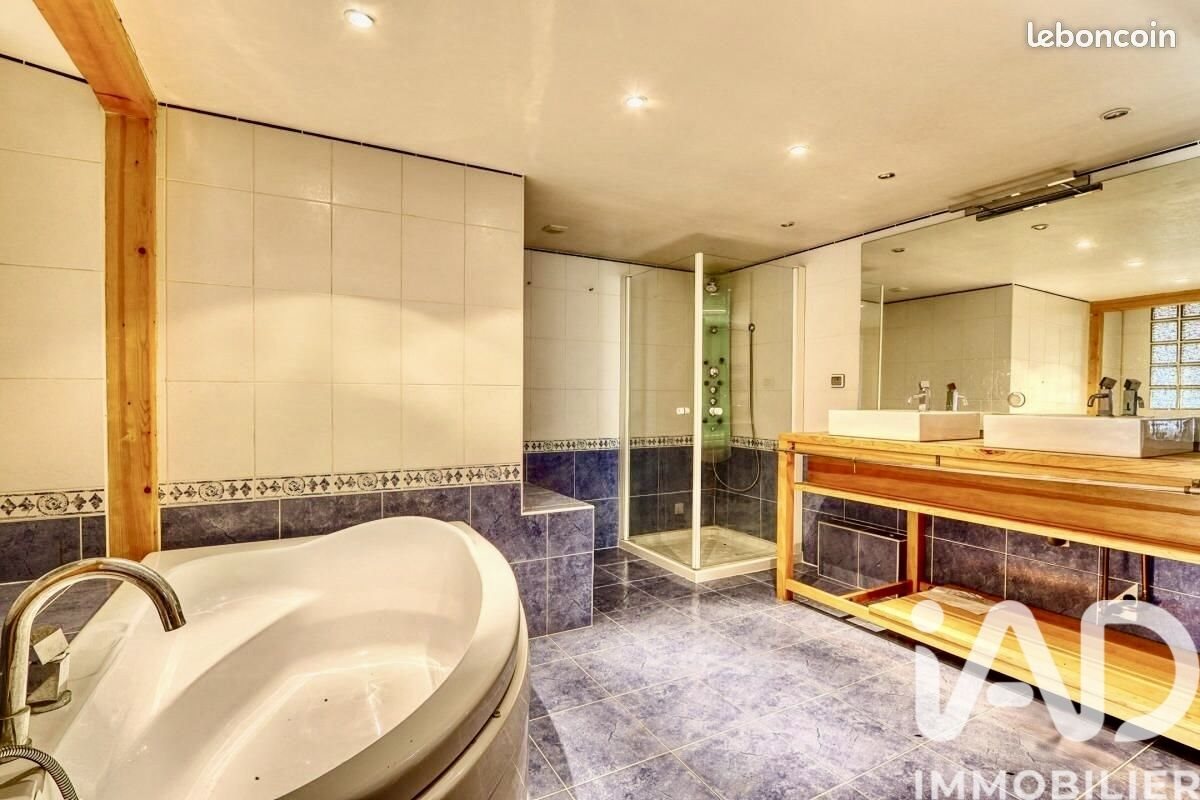 Maison à vendre, 300m², Arâches-la-Frasse (Les Carroz d'Arâches)