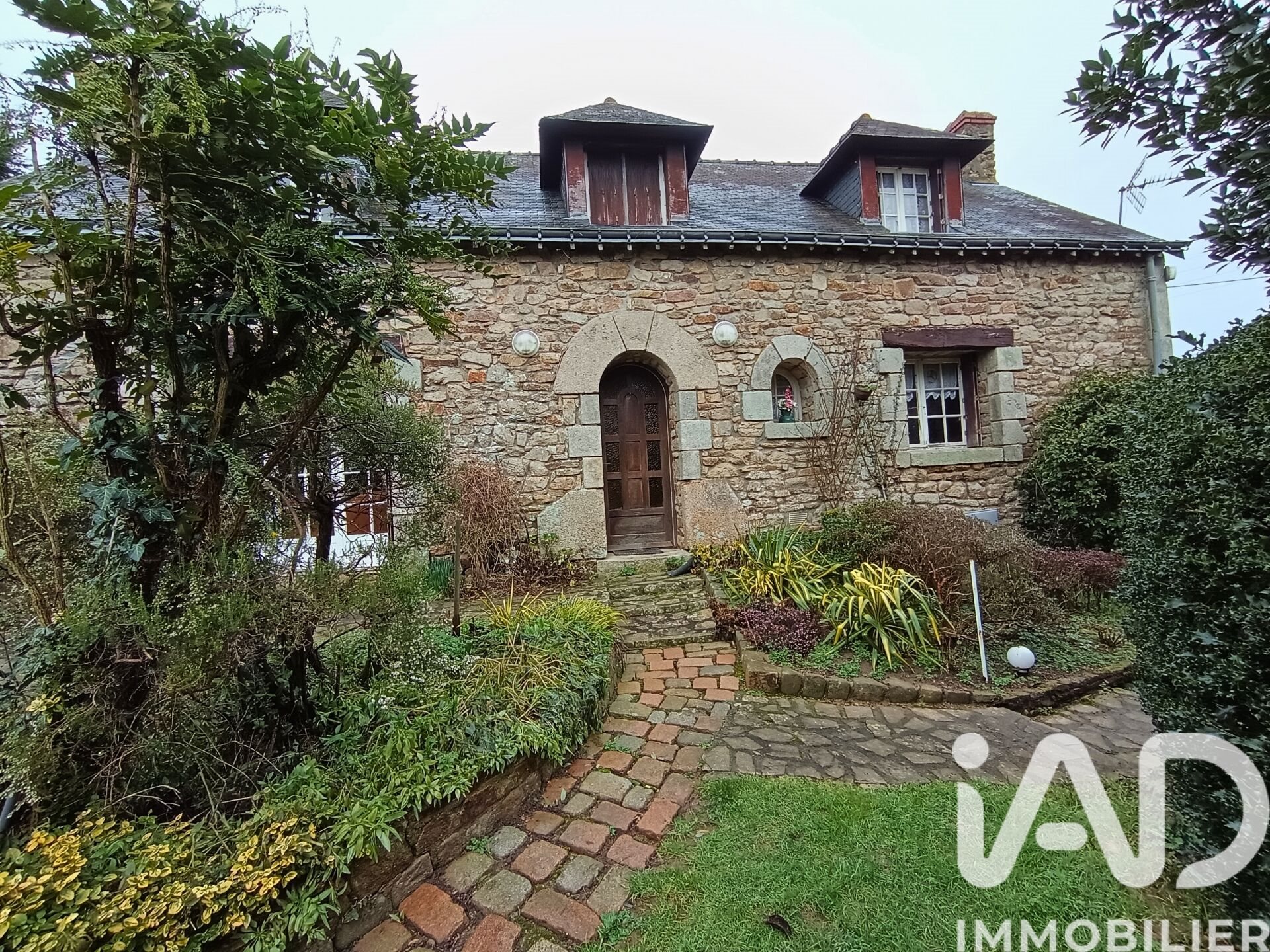 Maison à vendre, 107m², Rédené