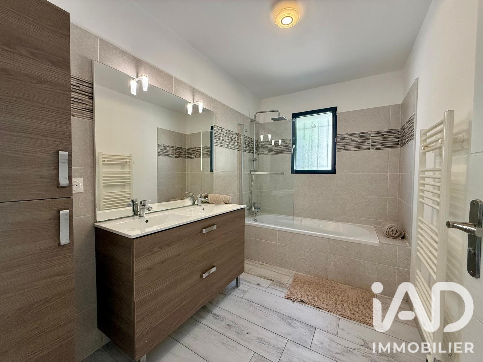Maison à vendre, 117m², Vacqueyras