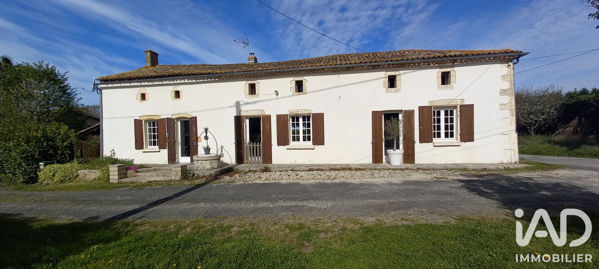 Maison à vendre, 236m², Saint-Bonnet-sur-Gironde