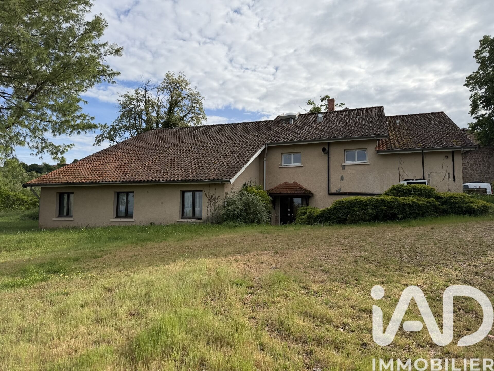 Maison à vendre, 330m², Saint-Haon-le-Vieux