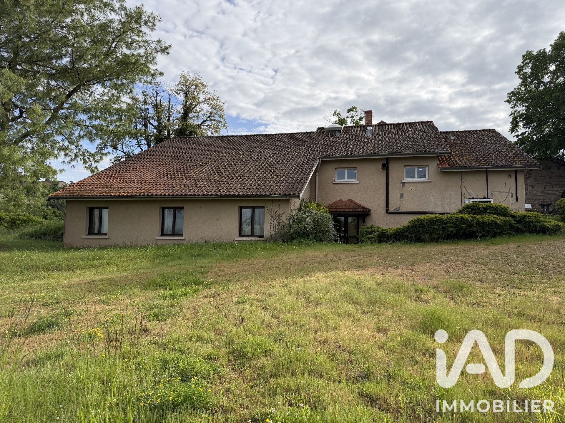 Maison à vendre, 330m², Saint-Haon-le-Vieux