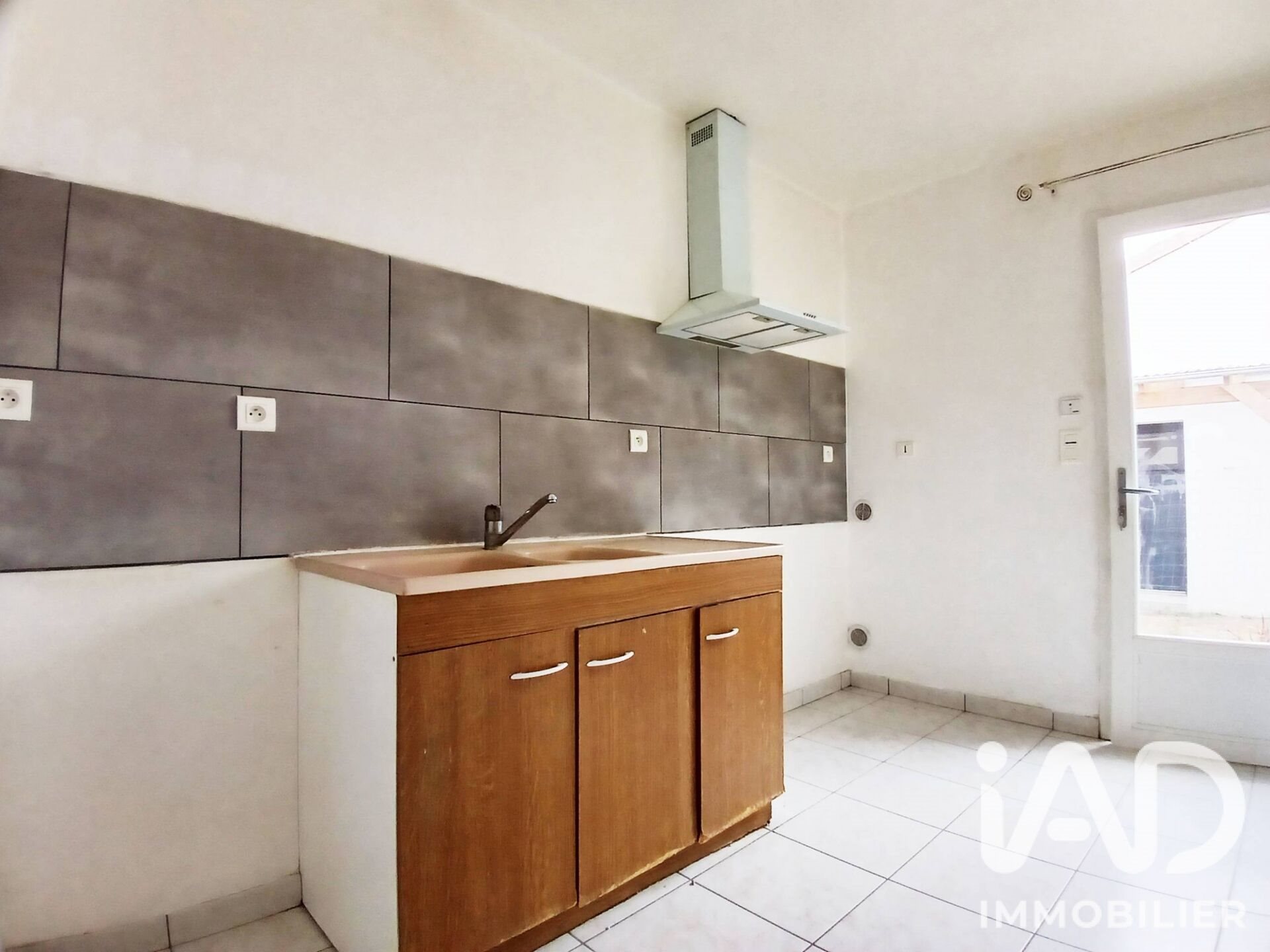 Maison à vendre, 80m², Yzernay
