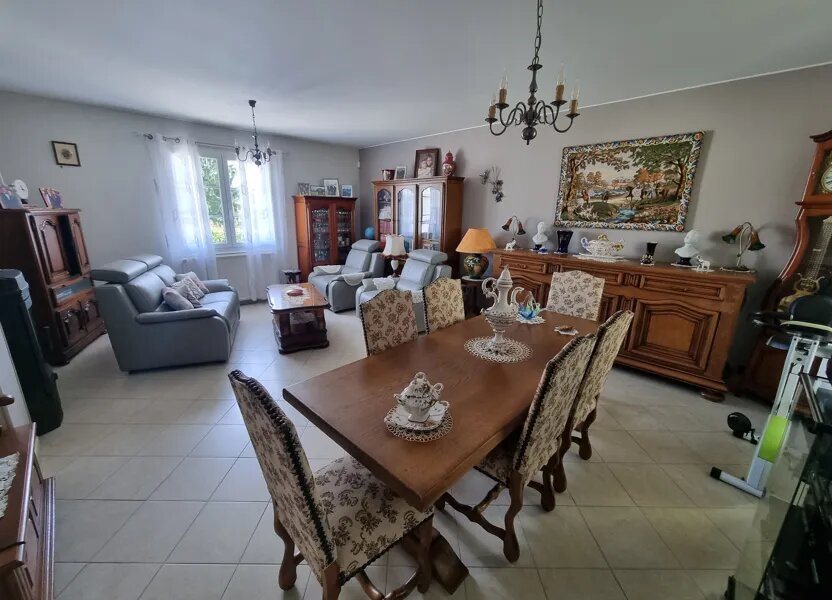 Maison à vendre, 170m², Saint-Yrieix-la-Perche