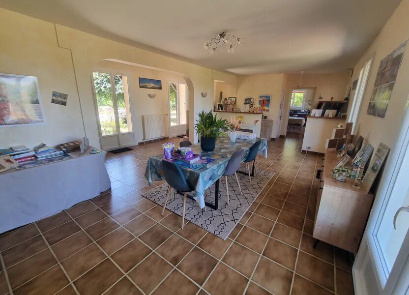 Maison à vendre, 225m², Saint-Yrieix-la-Perche