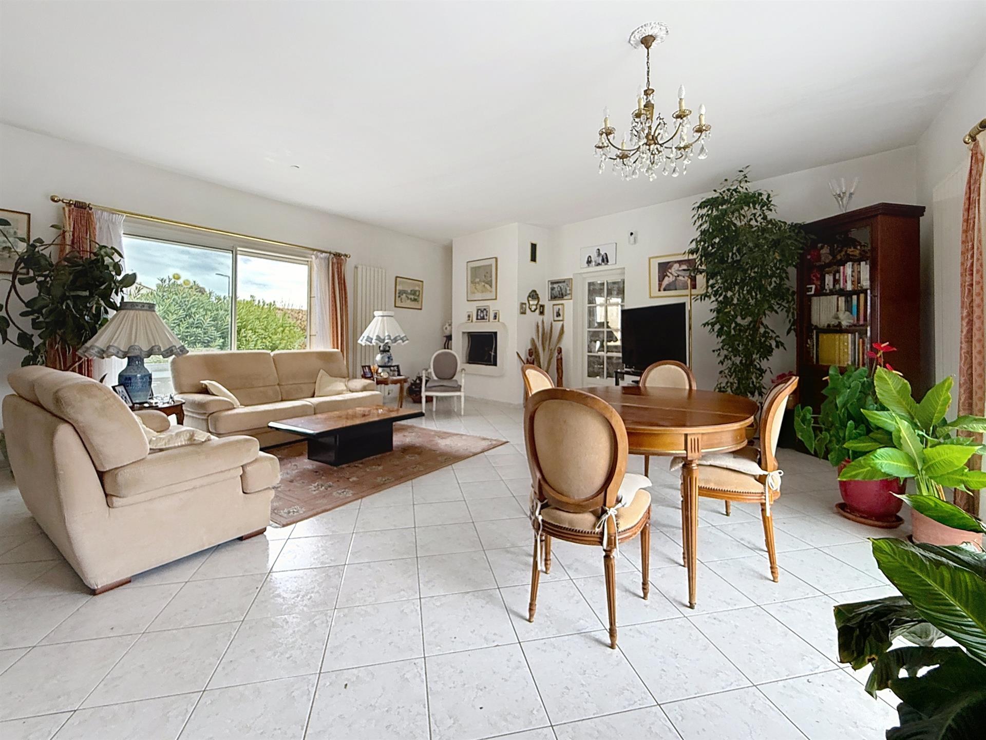 Maison à vendre, 172m², Uzès