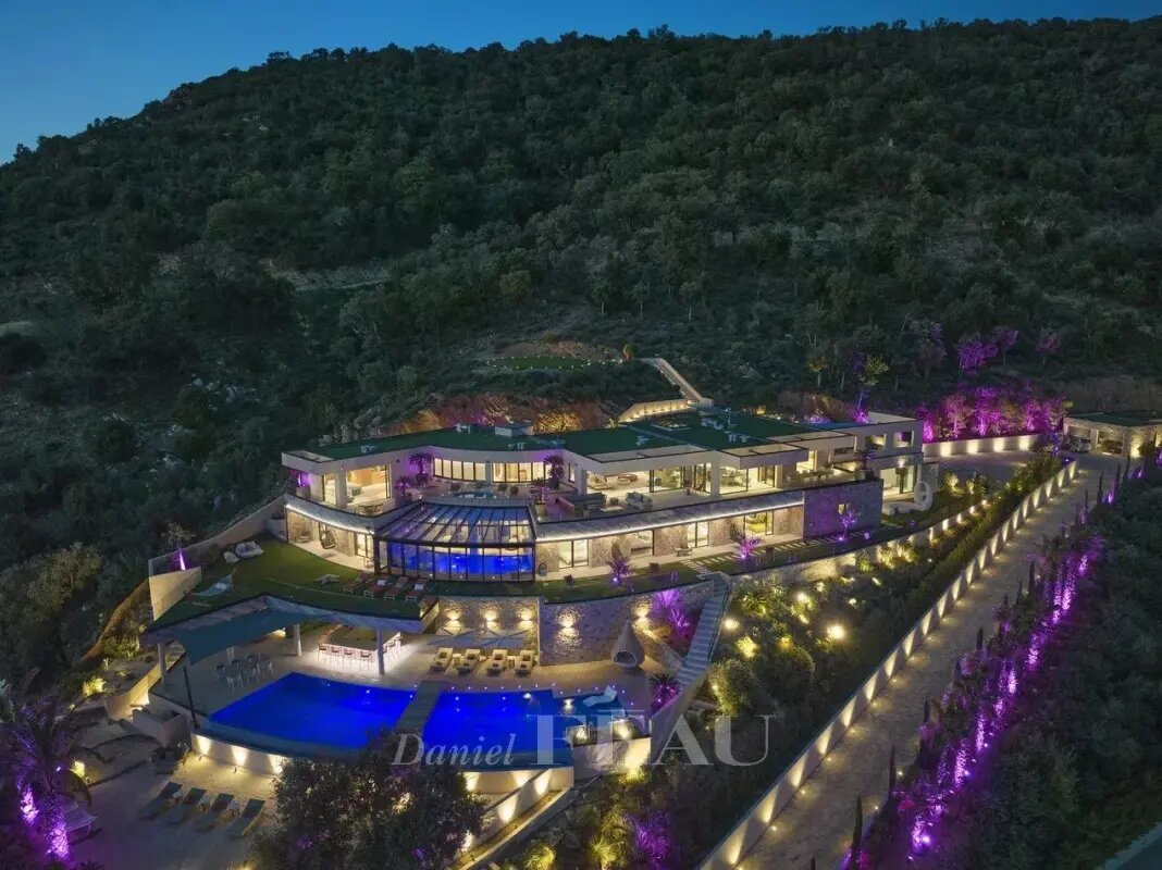 Maison à louer, 980m², Grimaud