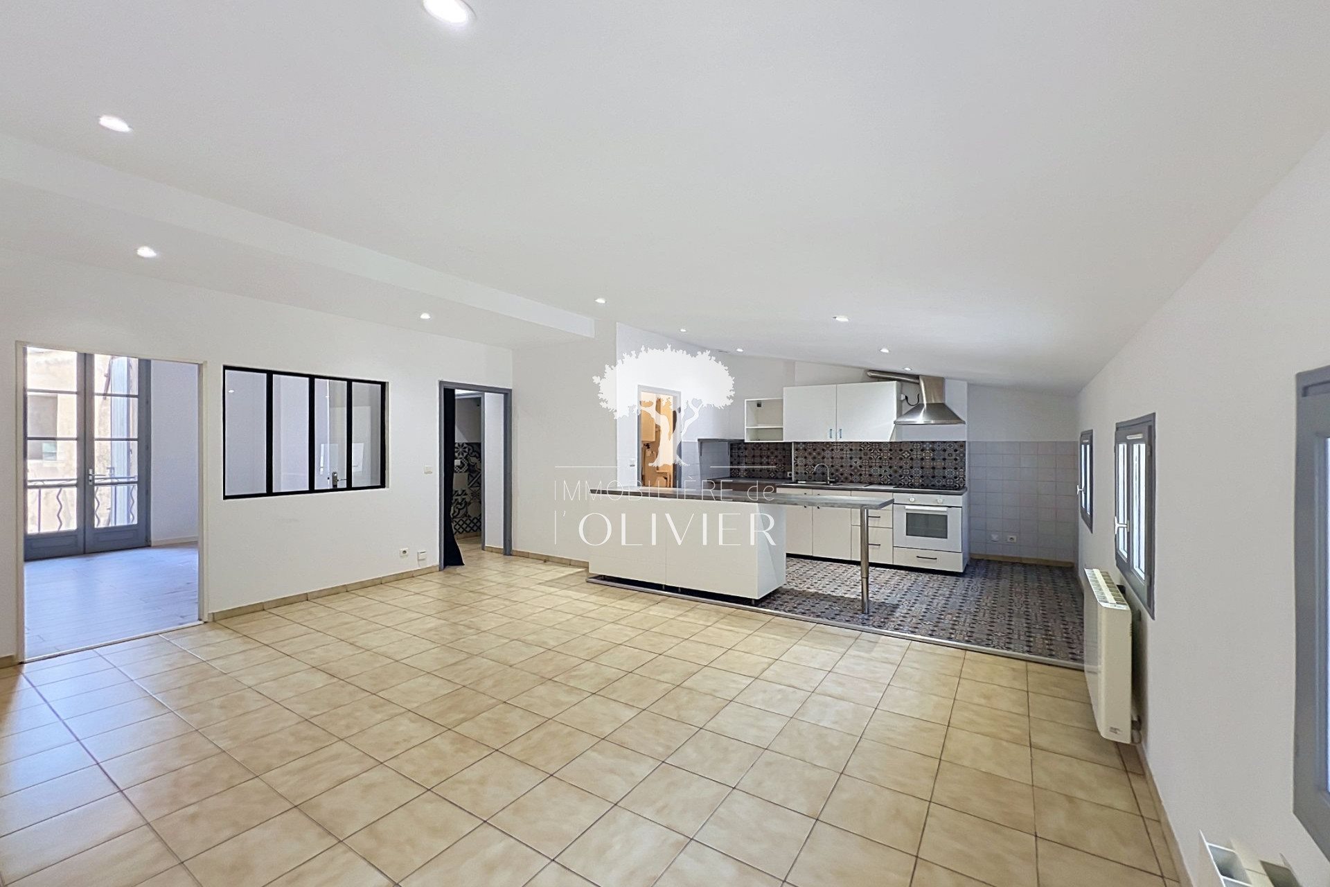 Appartement à louer, 94m², Apt