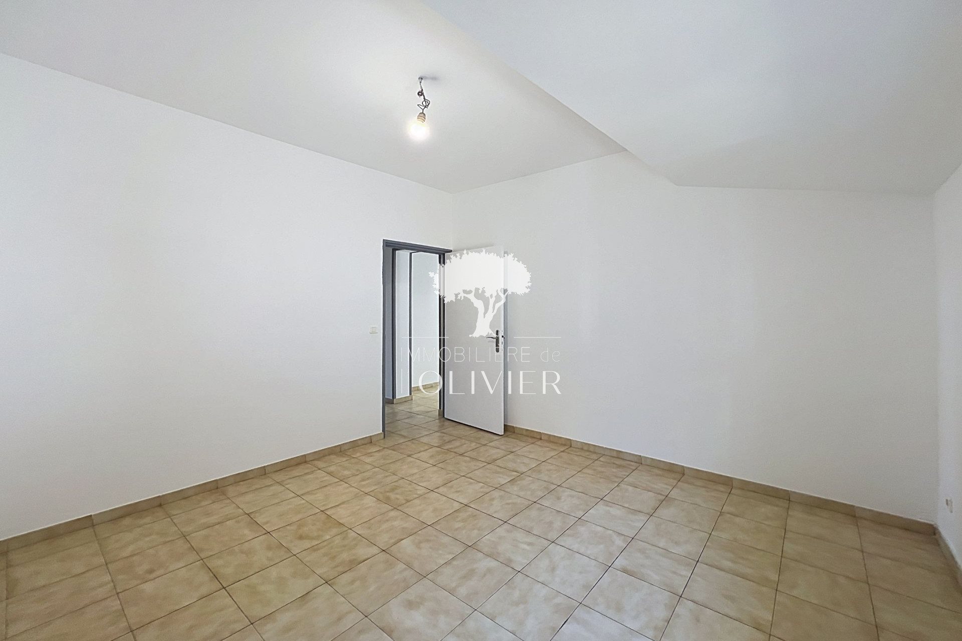 Appartement à louer, 94m², Apt
