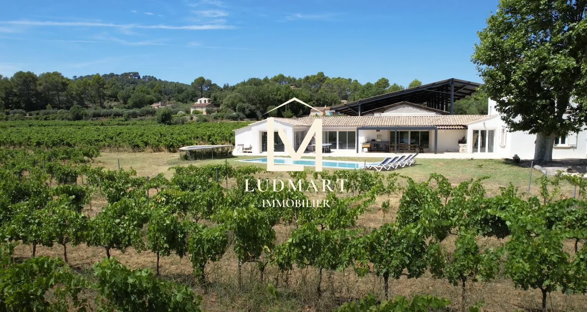 Maison à vendre, 360m², Cotignac
