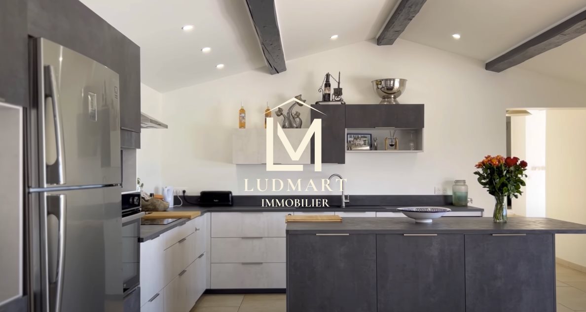 Maison à vendre, 360m², Cotignac