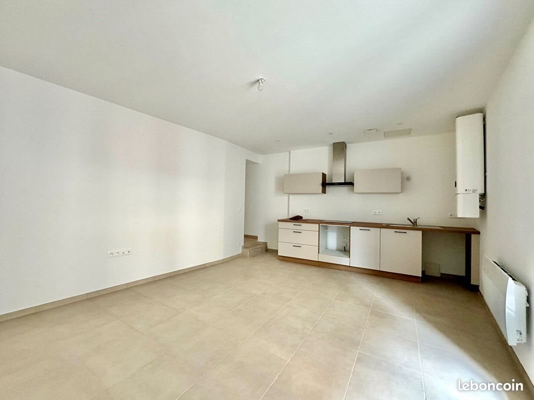 Appartement à louer, 50m², Sénas