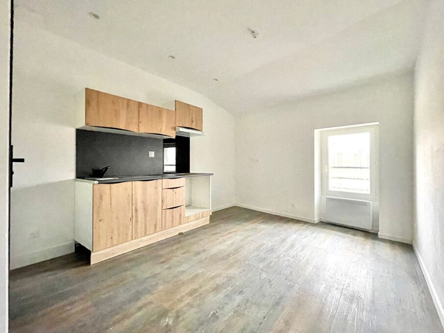 Appartement à louer, 28m², Sénas
