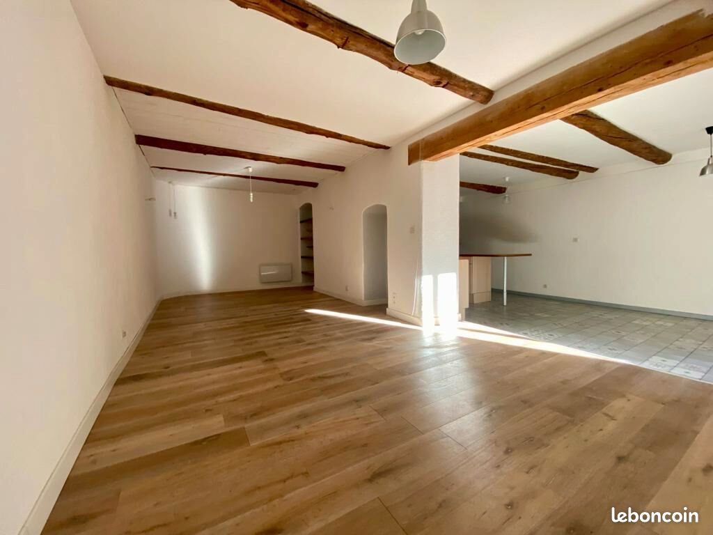 Maison à louer, 123m², Eyguières