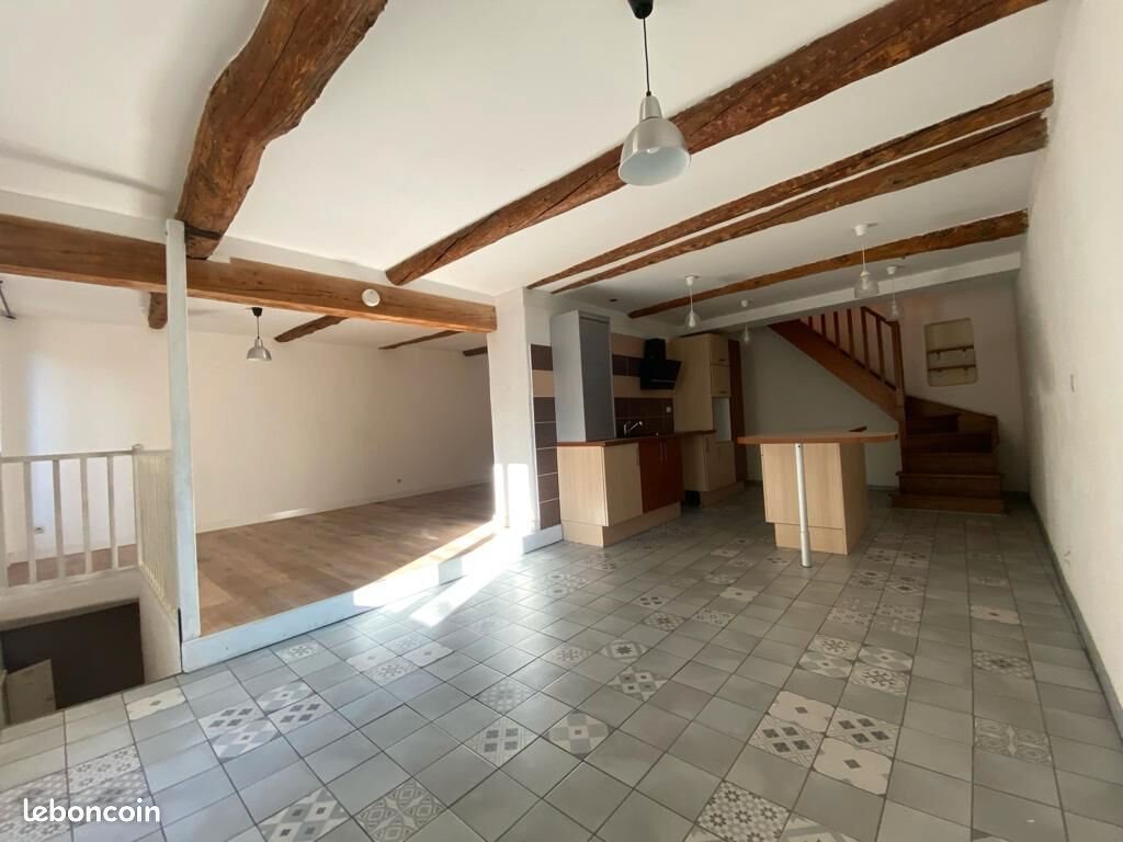 Maison à louer, 123m², Eyguières