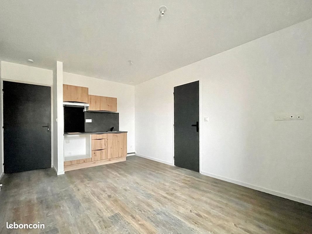 Appartement à louer, 31m², Sénas
