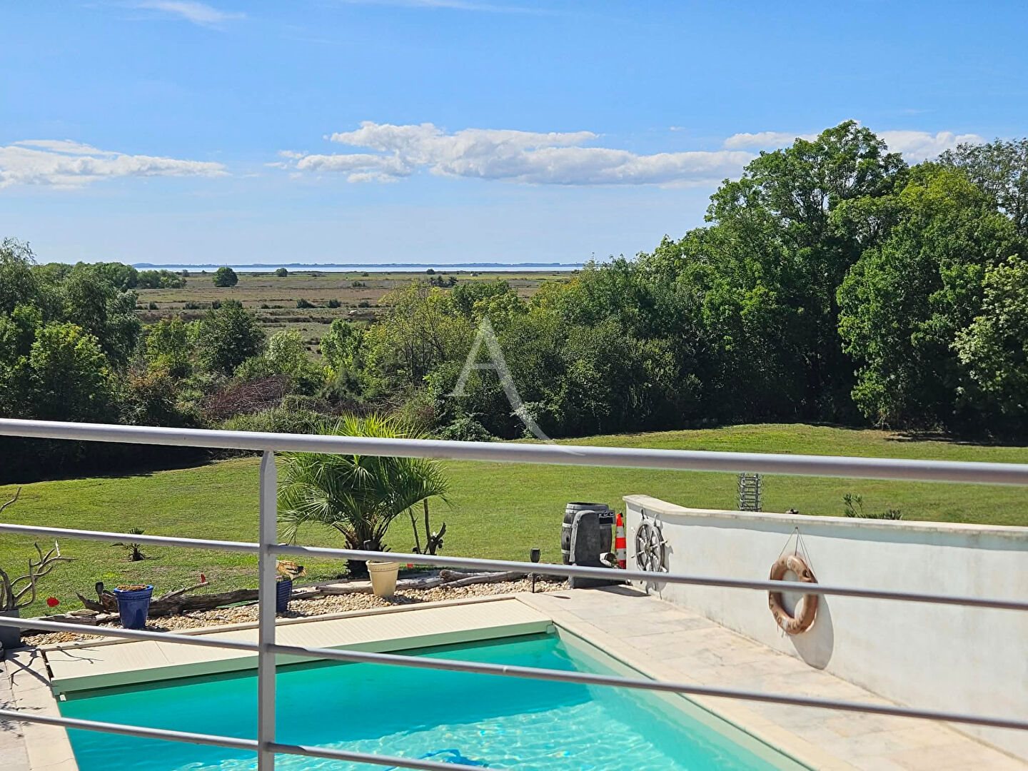 Maison à vendre, 300m², Mortagne-sur-Gironde