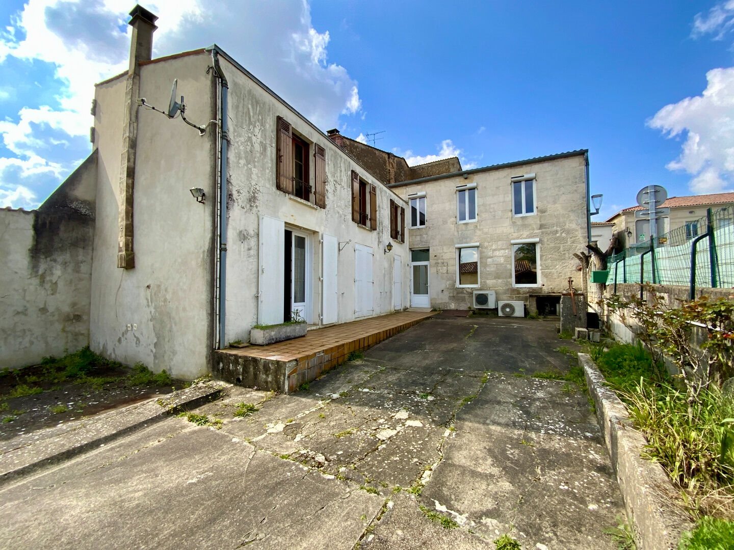 Maison à vendre, 430m², Saint-Genis-de-Saintonge