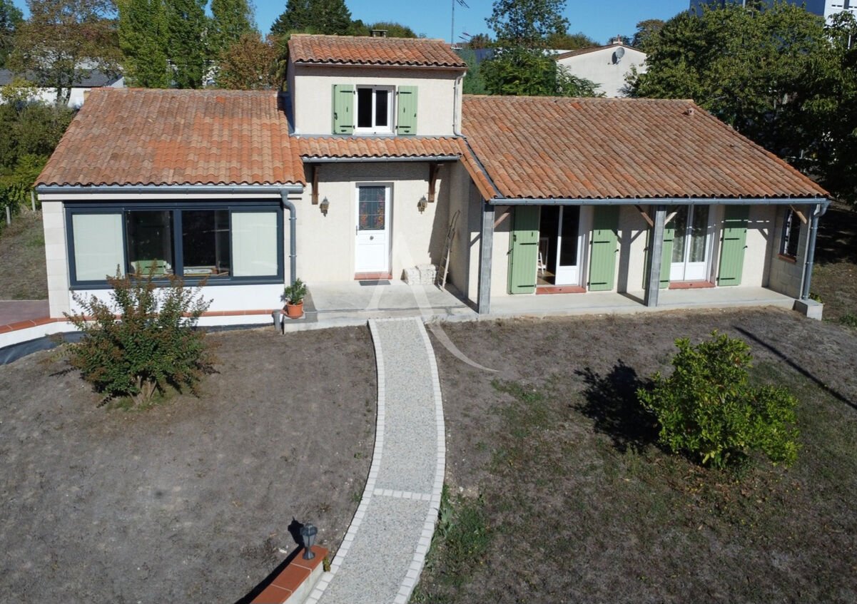 Maison à vendre, 139m², Archiac