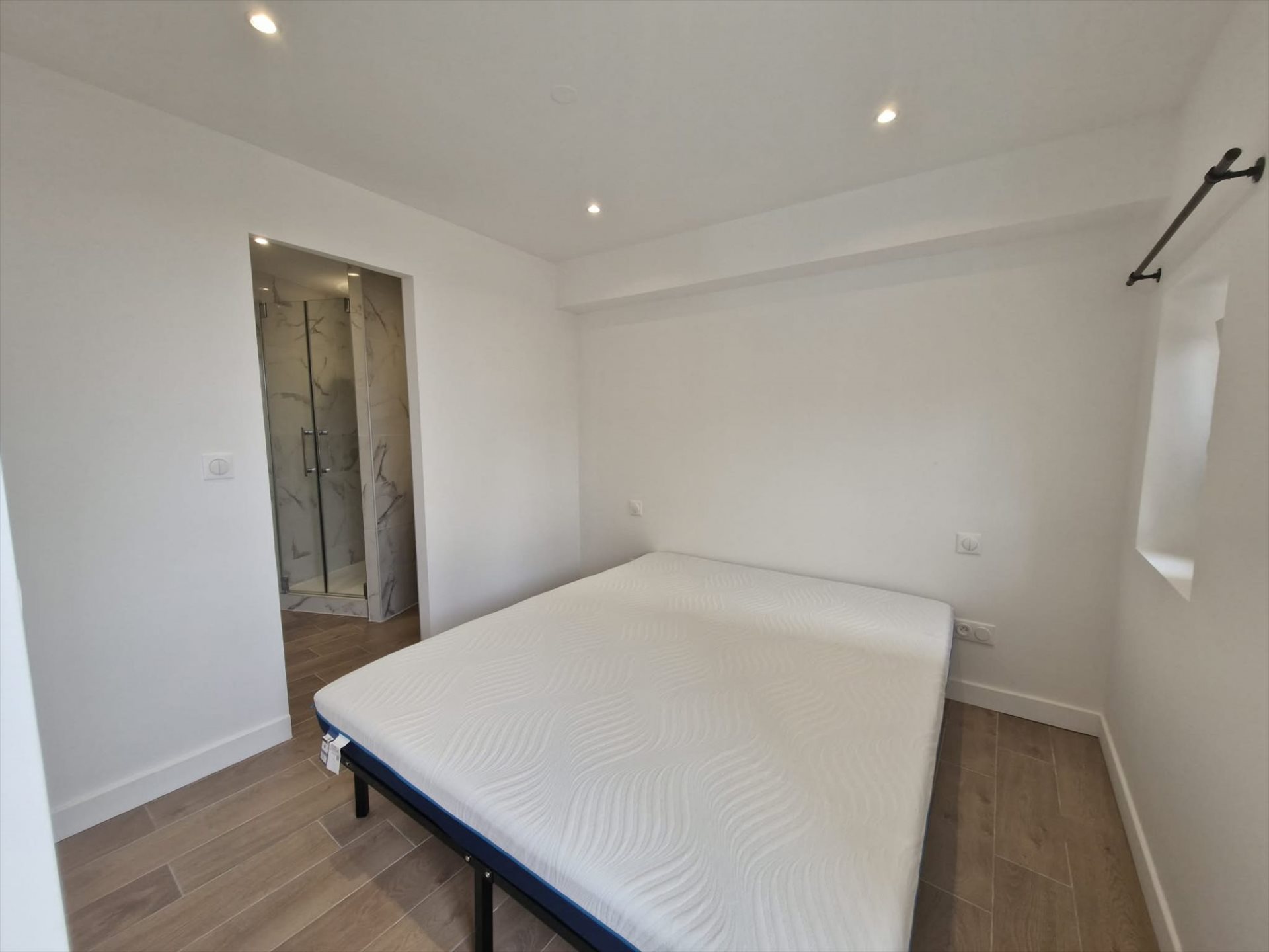 Appartement à louer, 30m², La Tour-d'Aigues