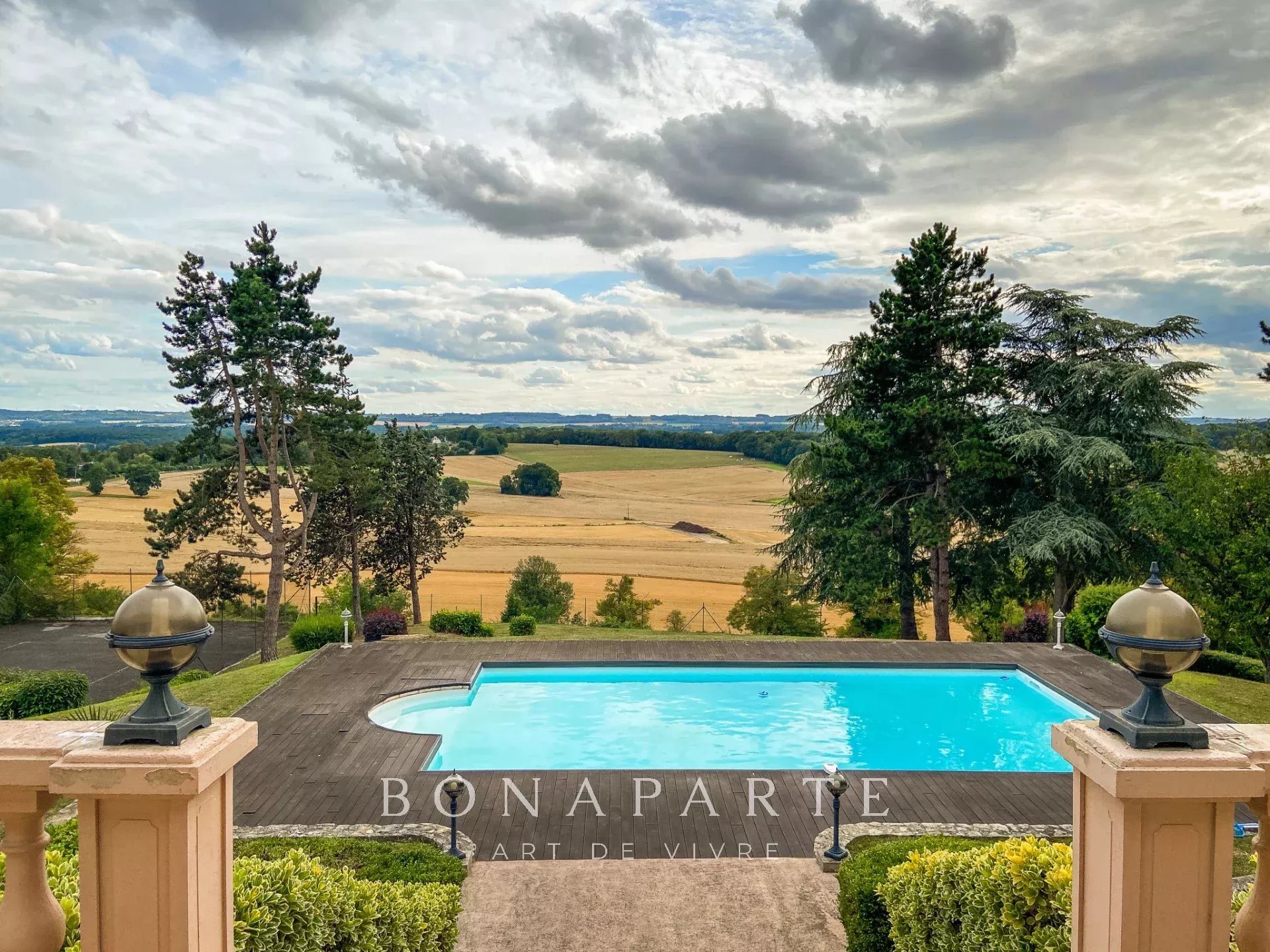 Maison à vendre, 230m², Le Mont-Saint-Adrien