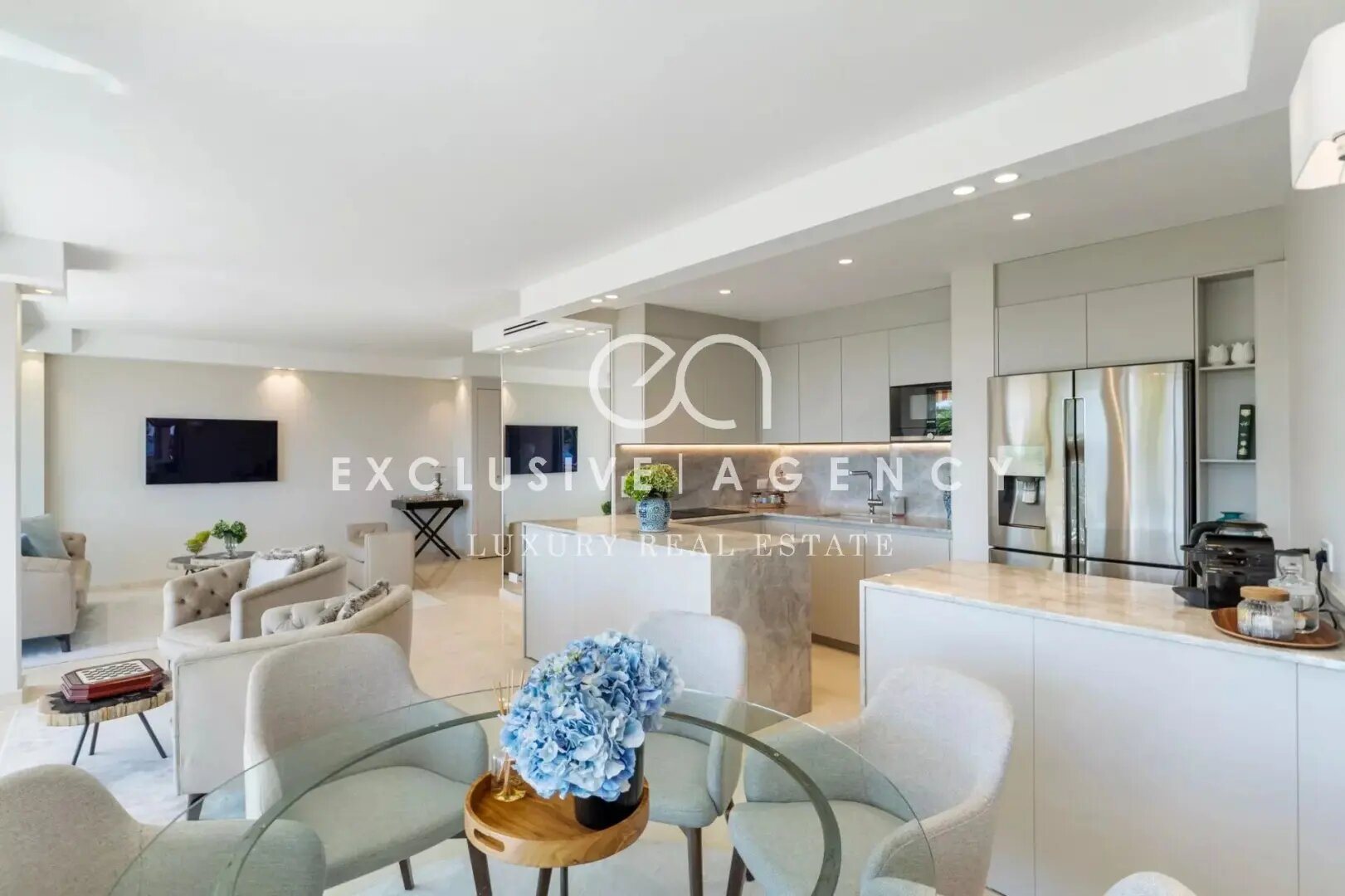 Appartement à louer, 91m², Vallauris