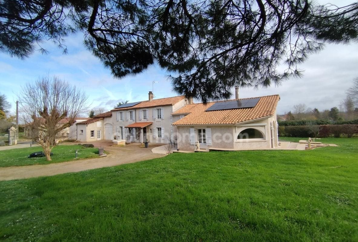 Maison à vendre, 206m², Agris