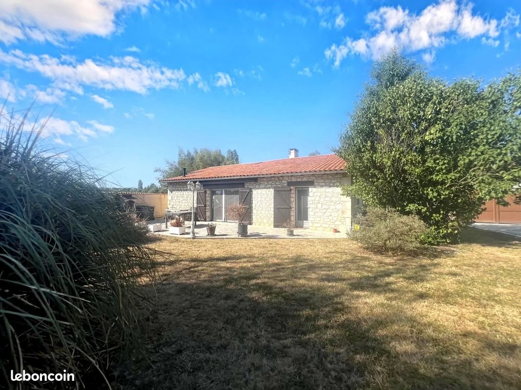 Maison à vendre, 110m², Fleuré