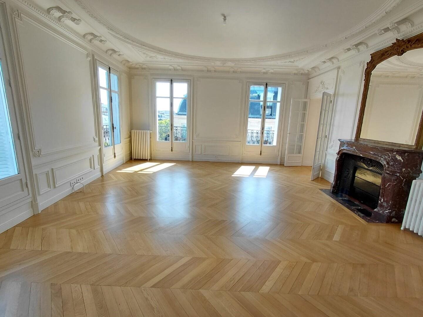 Appartement à louer, 319m², Roanne
