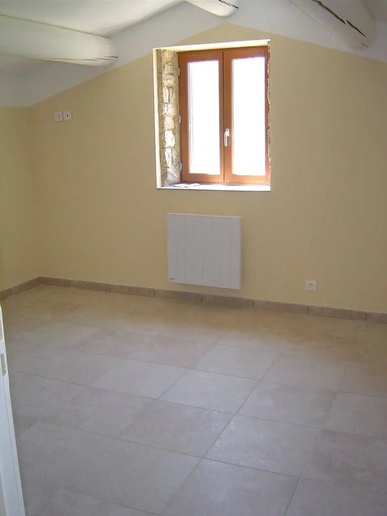 Maison à louer, 73m², Laudun-l'Ardoise