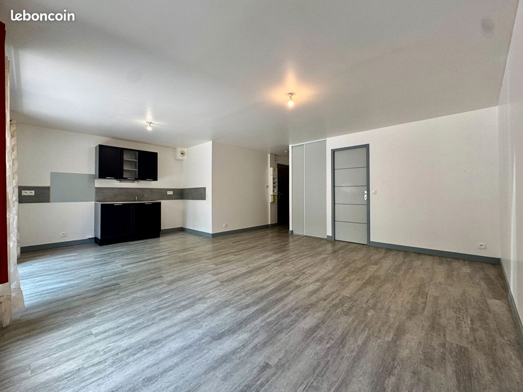 Appartement à louer, 53m², Pleyben