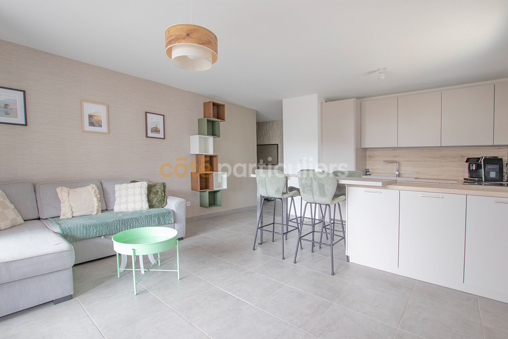 Appartement à louer, 76m², Cessy