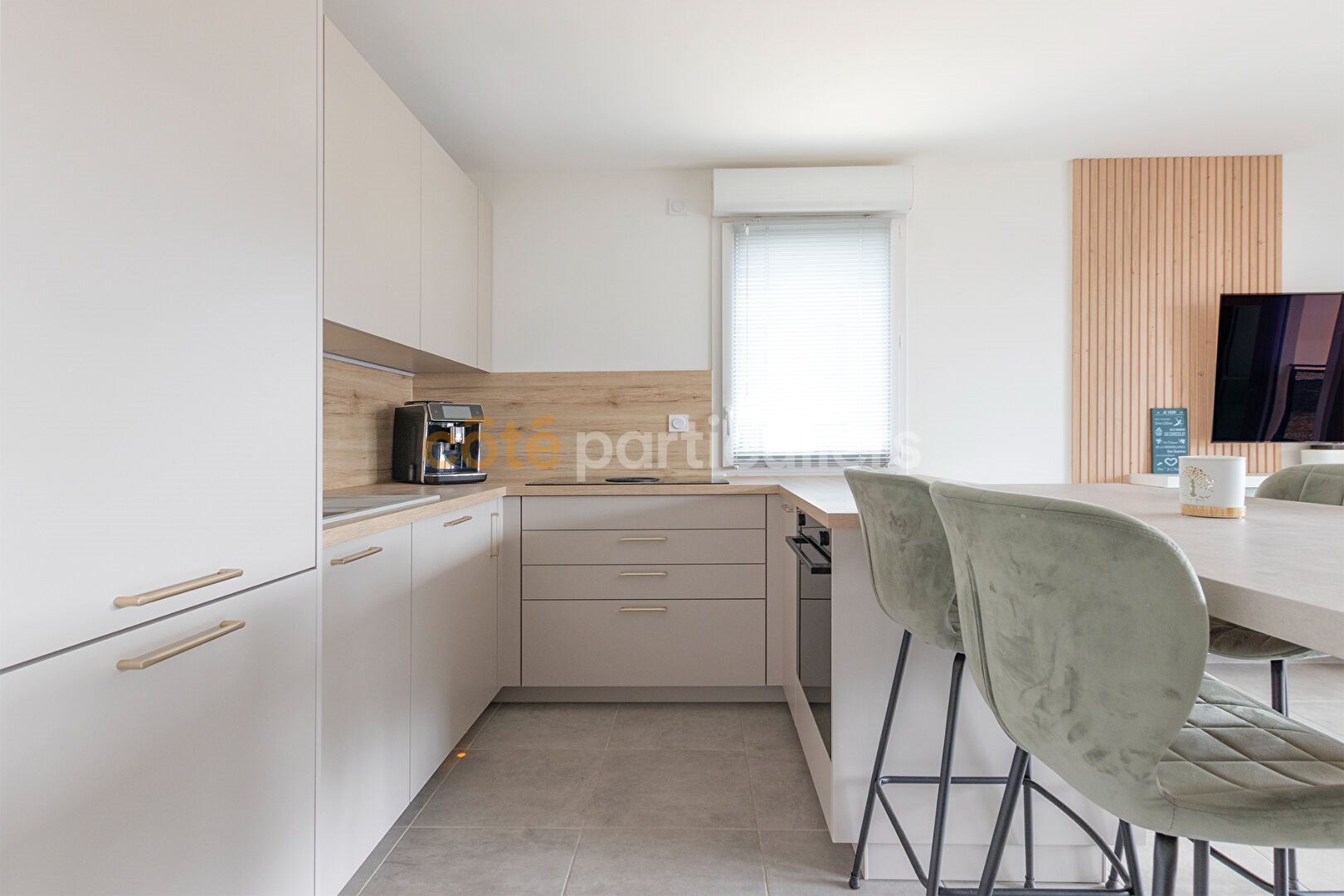 Appartement à louer, 76m², Cessy