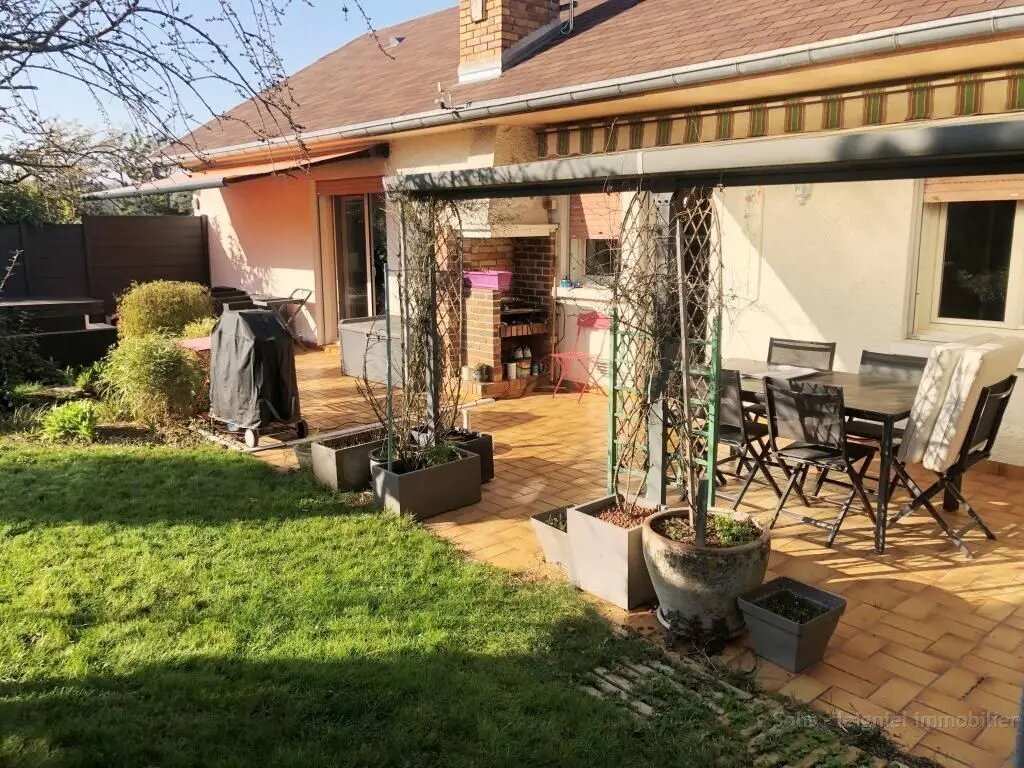 Maison à vendre, 223m², Pont-sur-Yonne