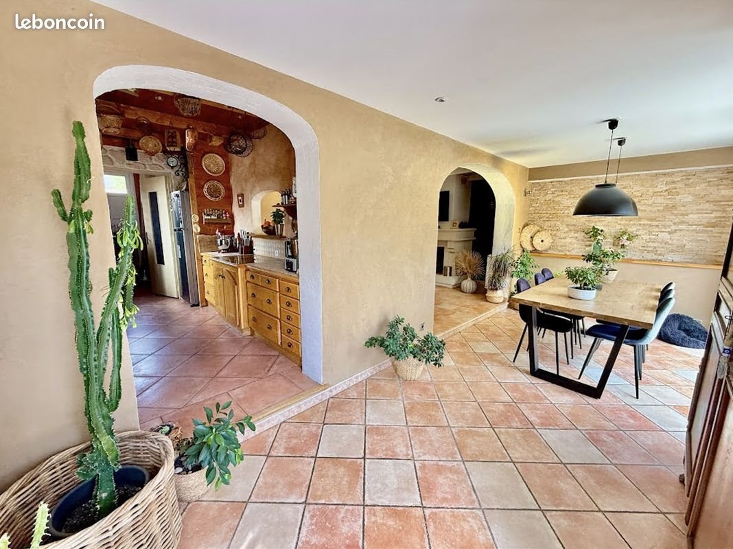 Maison à vendre, 158m², Sénas