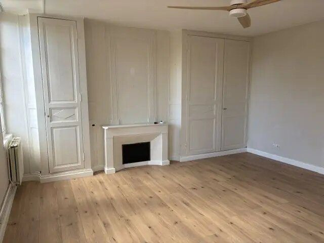 Appartement à louer, 77m², Rochefort