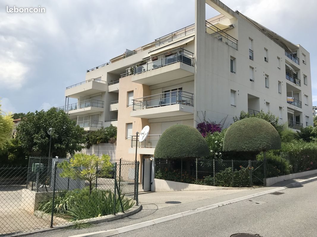 Appartement à louer, 28m², Saint-Laurent-du-Var