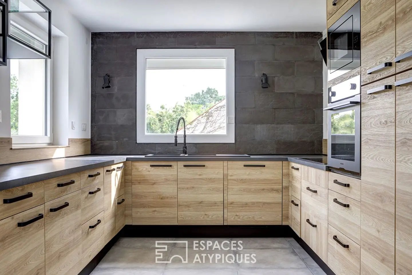 Maison à louer, 251m², Saint-Ay